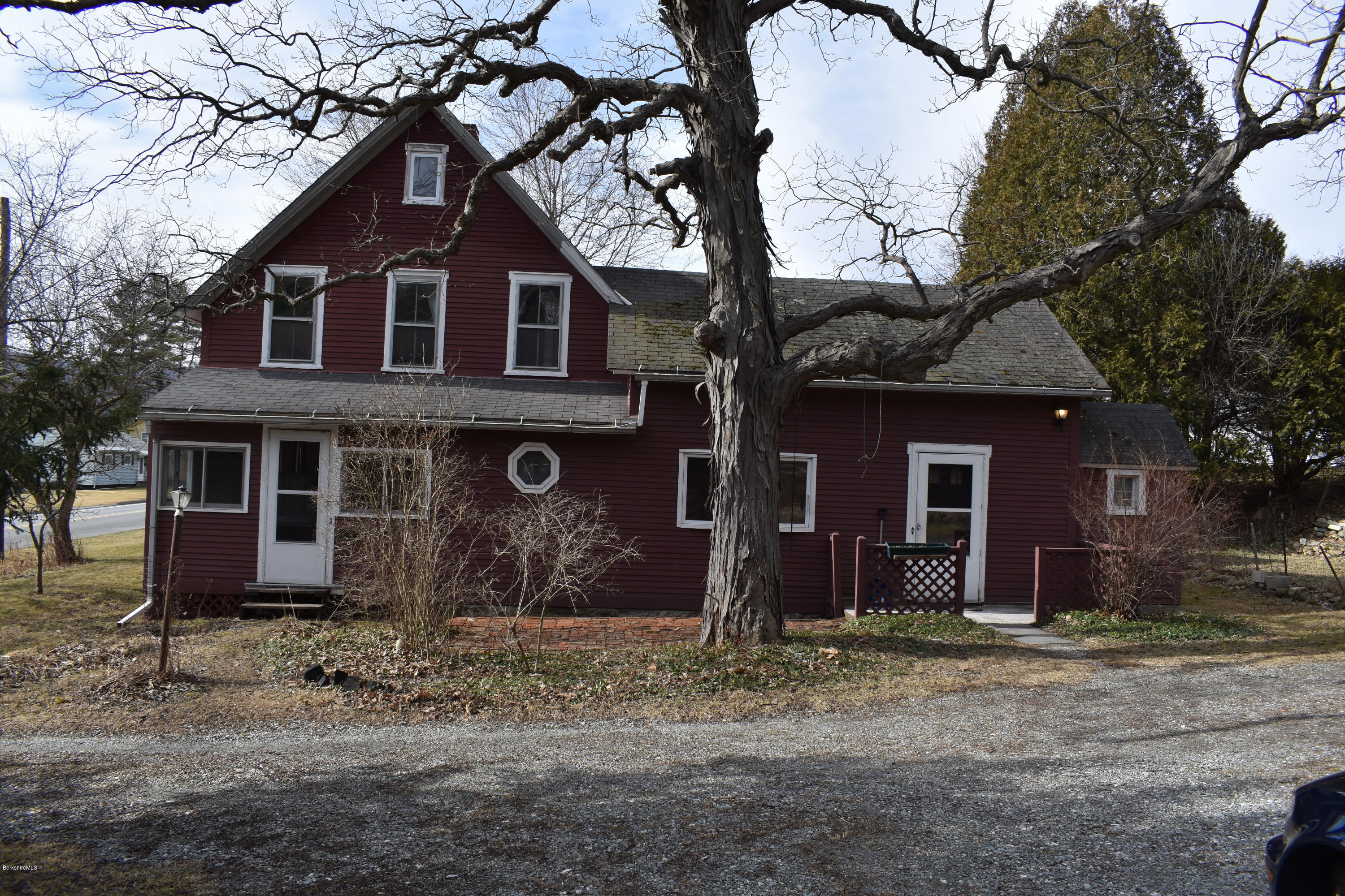 874 North Hoosac Road Williamstown, MA 01267 - Photo 44 of 50 Side View w/Parking
