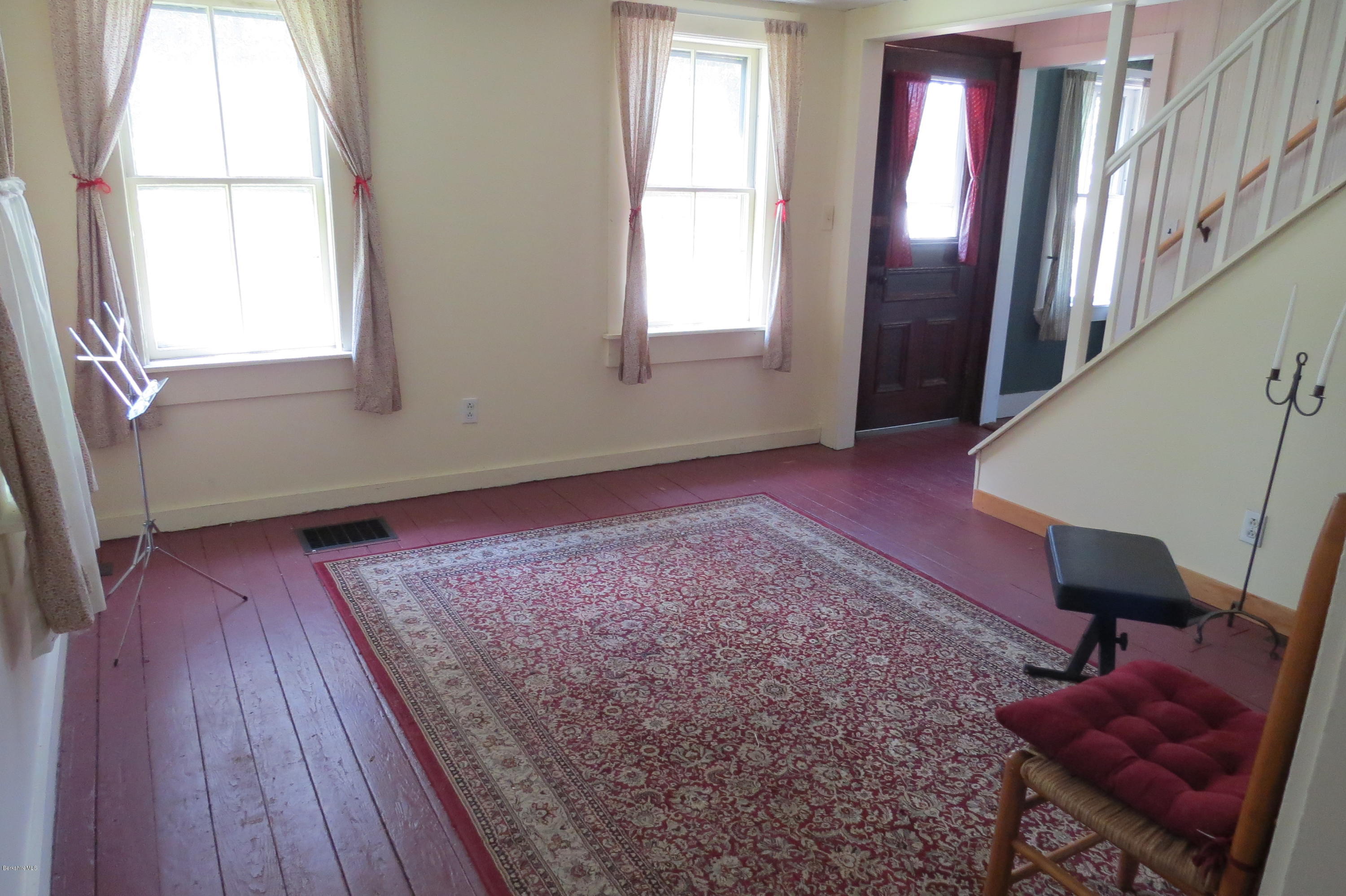 874 North Hoosac Road Williamstown, MA 01267 - Photo 10 of 50 Front Room