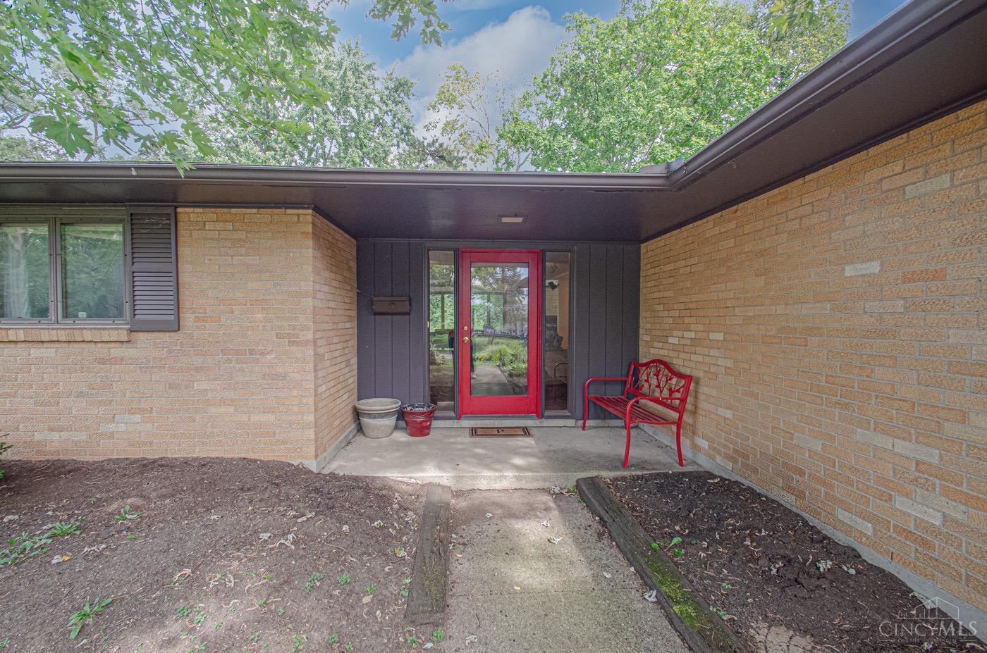 41 Lynn Rae Circle Centerville, OH 45458 - Photo 2 of 35