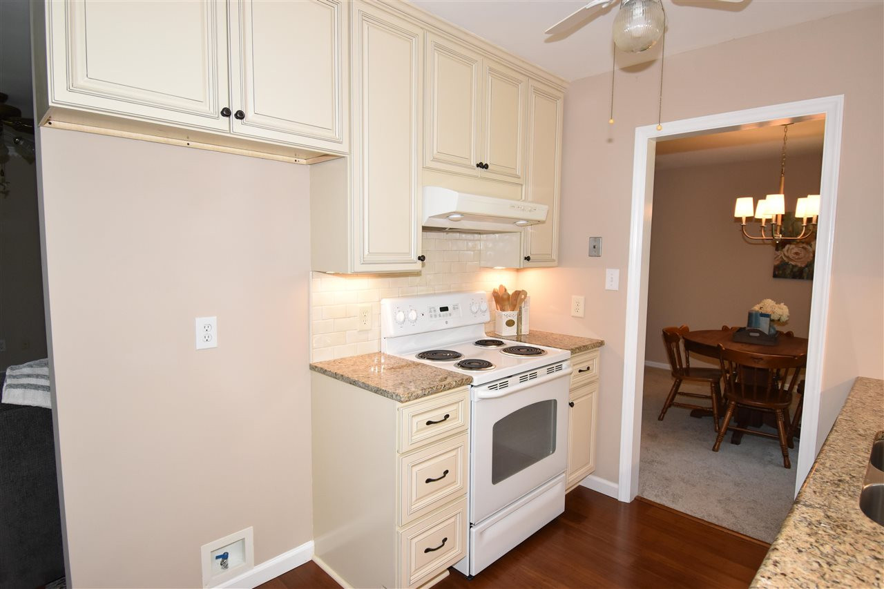 401 East Millbrook Road Raleigh, NC 27609 - Photo 12 of 23 Photo 12