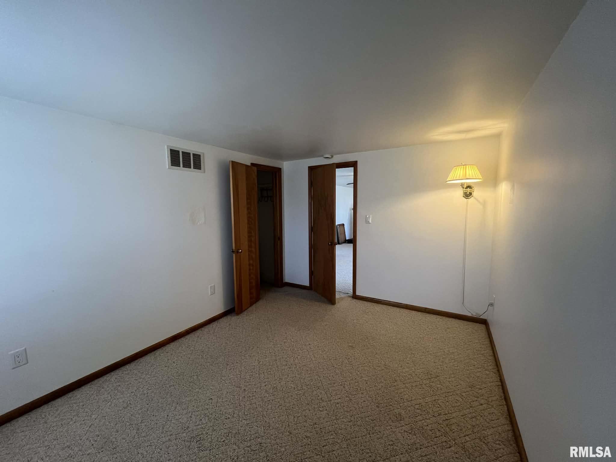 105 East Fillmore Street Sciota, IL 61475 - Photo 13 of 19