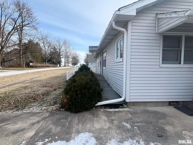 $94,000 | 105 East Fillmore Street, Sciota, IL 61475