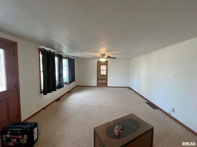 $94,000 | 105 East Fillmore Street, Sciota, IL 61475