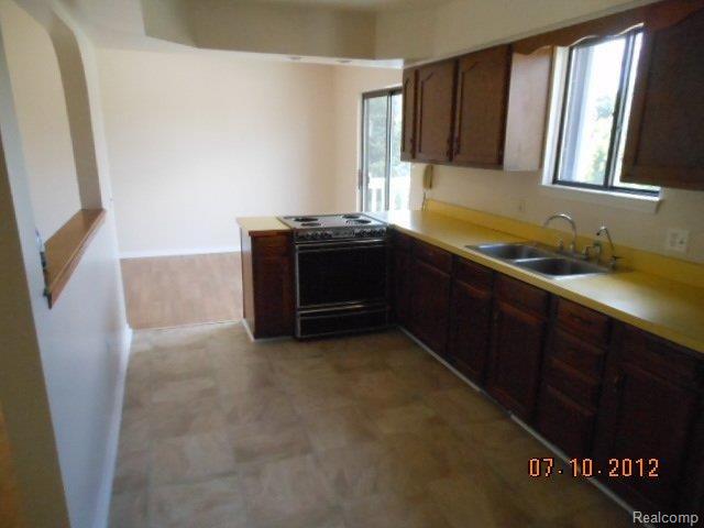 7370 Oakhill Road Clarkston, MI 48348 - Photo 10 of 17 7370 Oak Hill Rd, Clarkston (68)