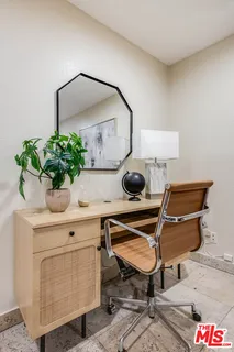 $949,000 | 10923 Landale Street, Unit 2, Toluca Lake, CA 91602