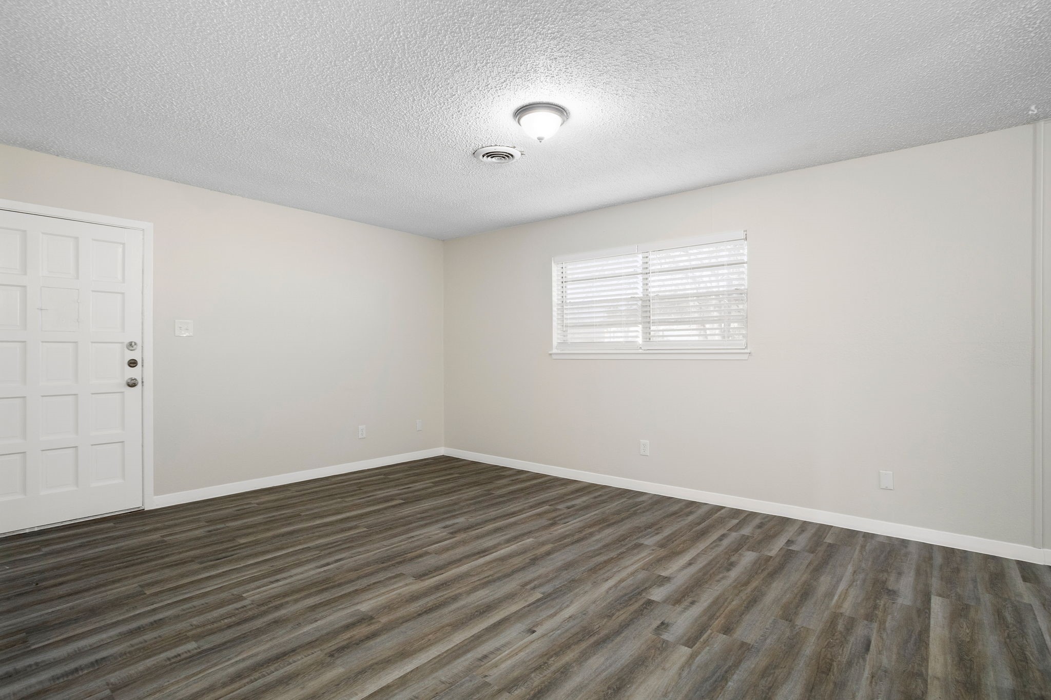 118 Johnson Street, Unit B La Marque, TX 77568 - Photo 2 of 19