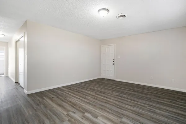 $1,350 | 118 Johnson Street, Unit B, La Marque, TX 77568