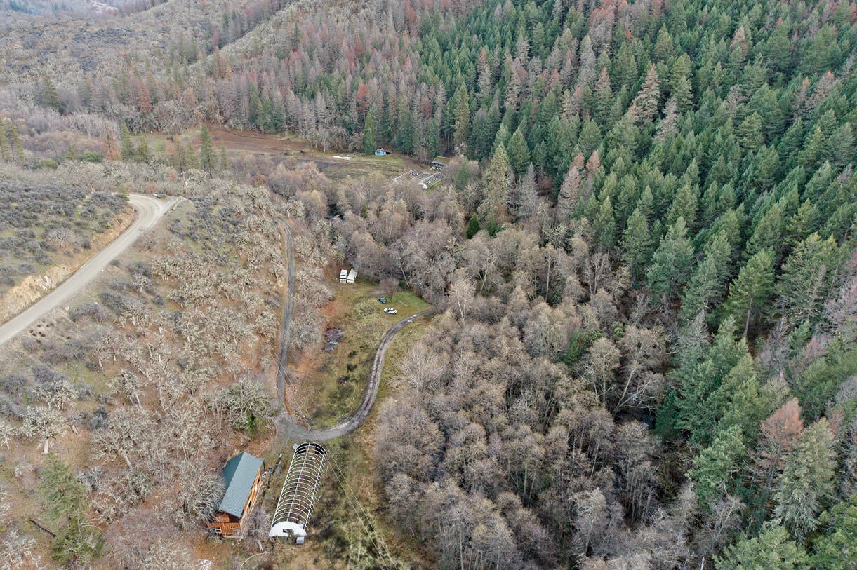9400 Little Applegate Road Jacksonville, OR 97530 - Photo 20 of 22 19