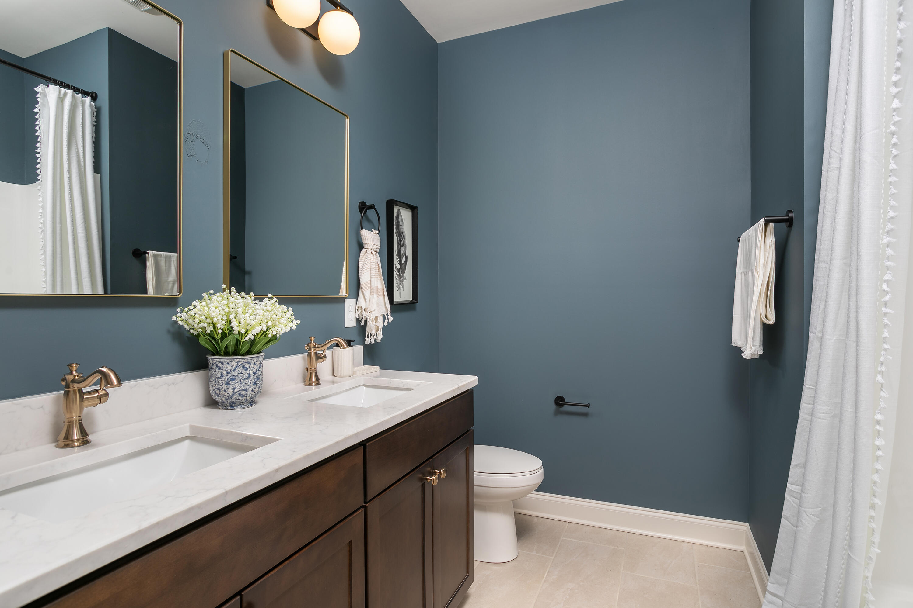 1399 Little Sorrel Road Hixson, TN 37343 - Photo 31 of 35 Guest Bathroom