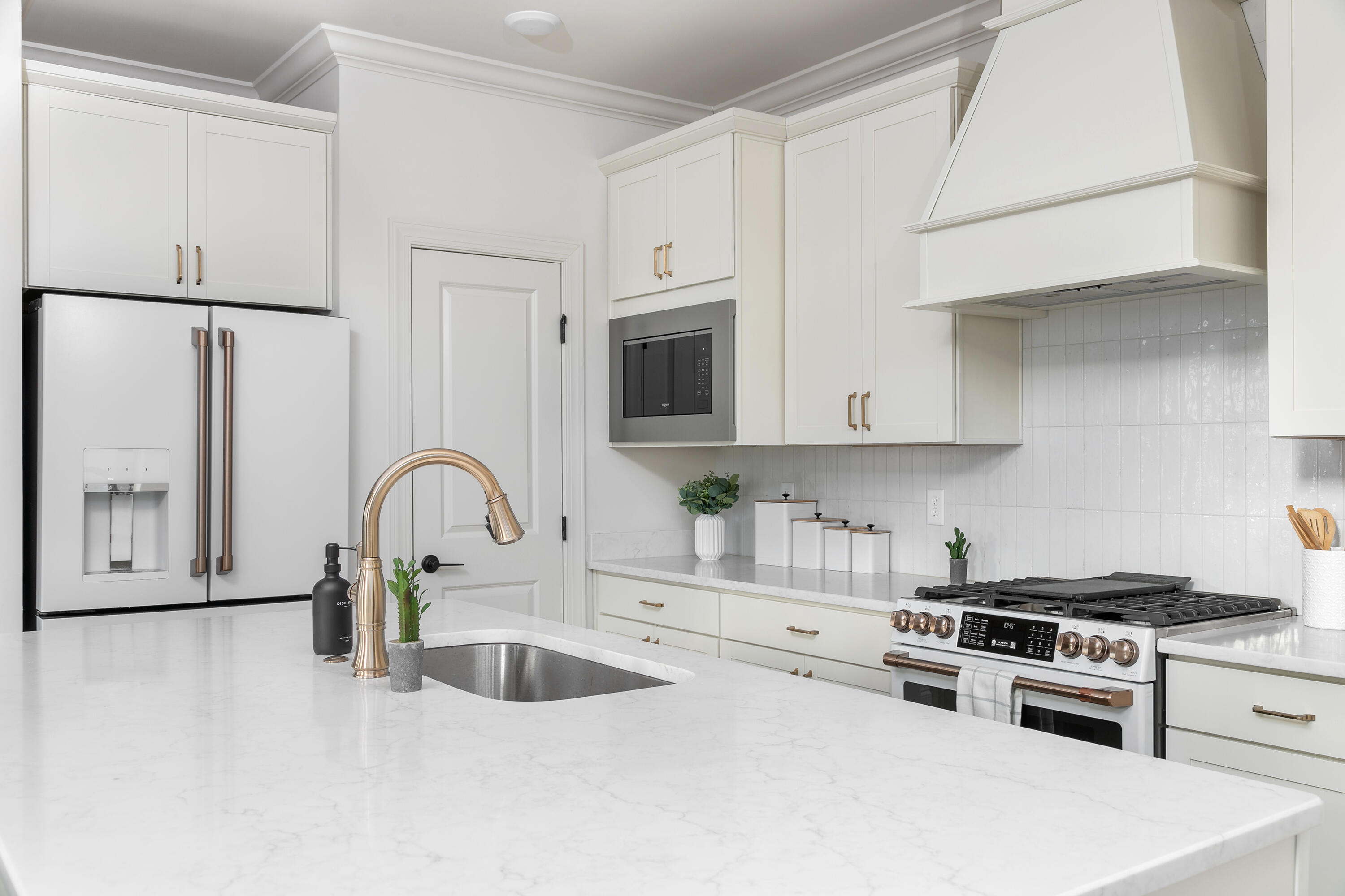 1399 Little Sorrel Road Hixson, TN 37343 - Photo 5 of 35 Kitchen