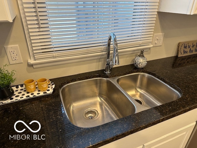 1612 Rocky Ford Road Columbus, IN 47203 - Photo 8 of 25