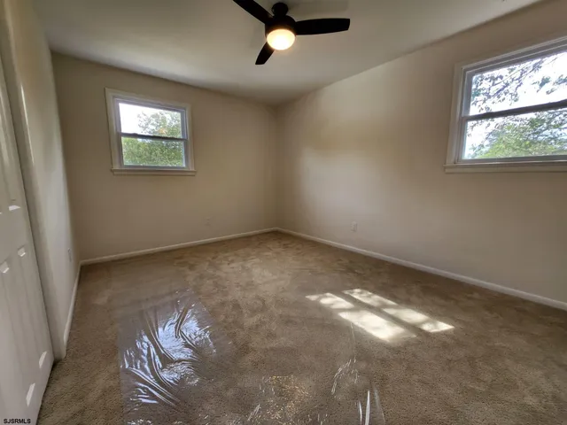 a view of empty room with window