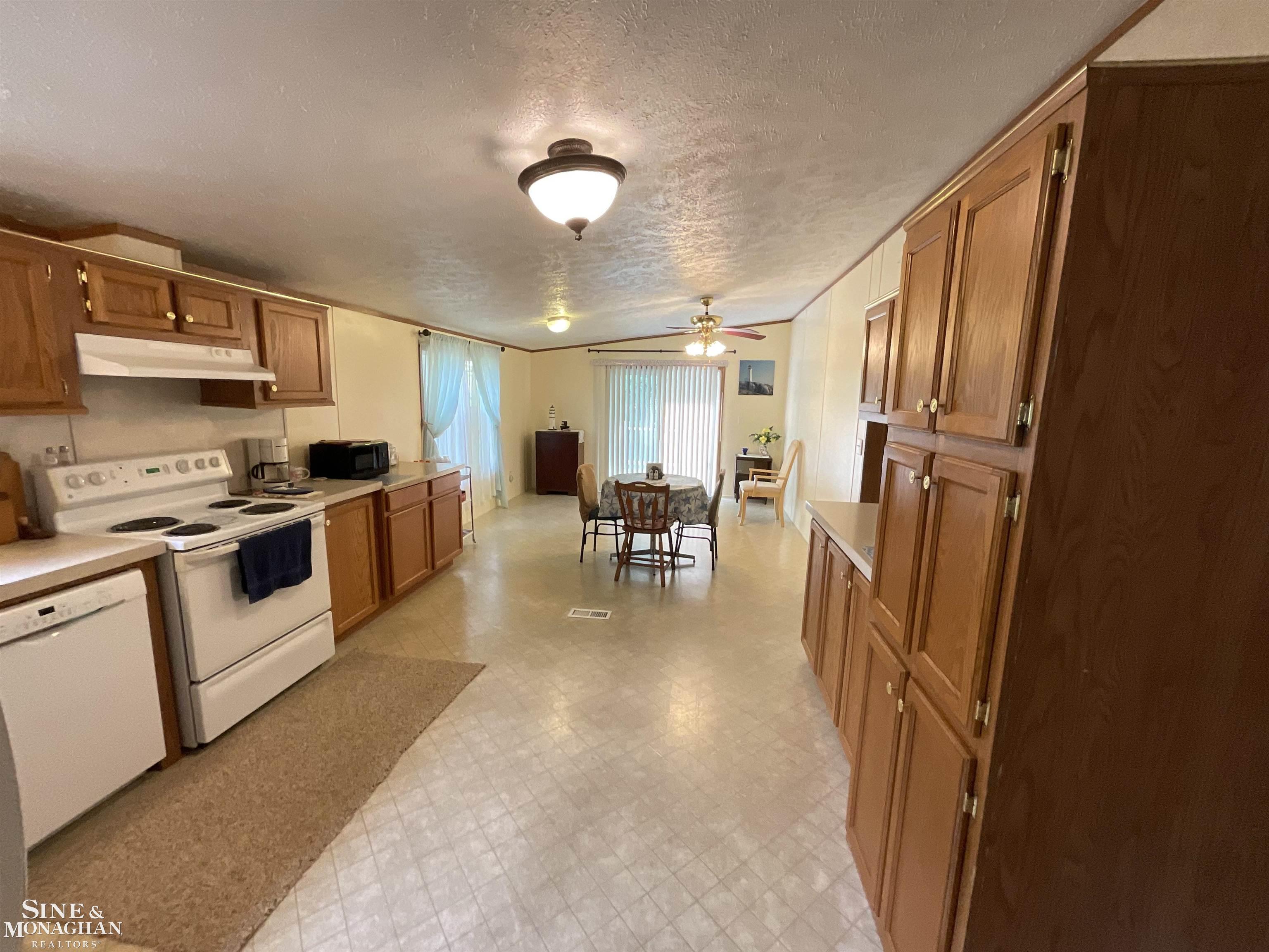 3812 Pointe Tremble Road Algonac, MI 48001 - Photo 20 of 35