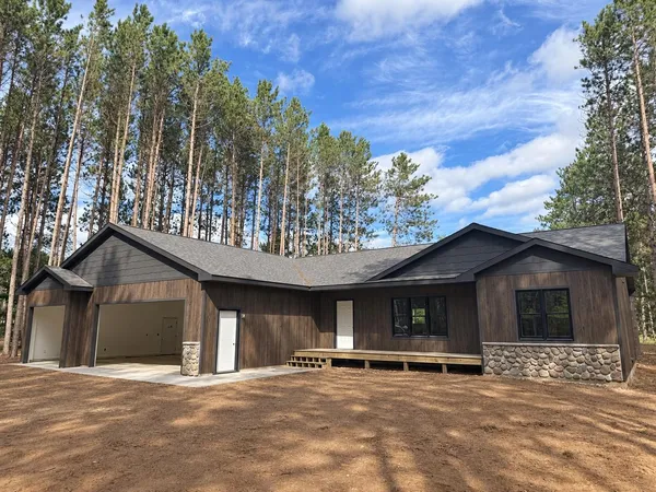 $699,900 | 7376 Pine Grove Circle, Minocqua, WI 54548