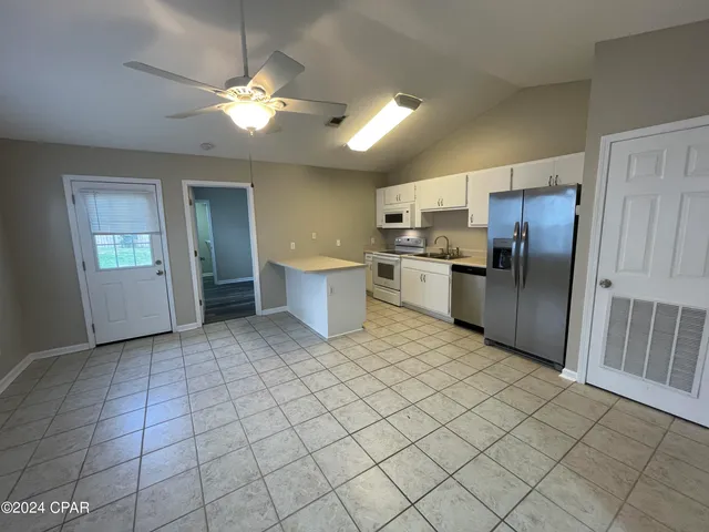 $1,400 | 7102 North Lagoon Drive, Panama City, FL 32408