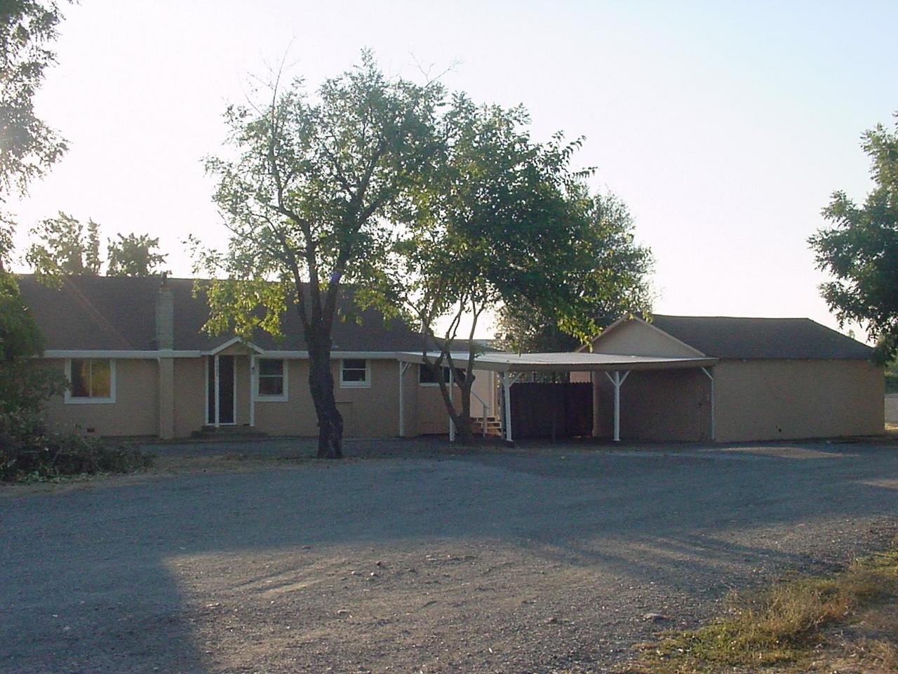 # Detached Carport
