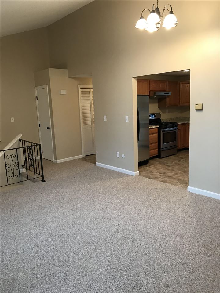 57 R Derryfield Road Derry, NH 03038 - Photo 6 of 10
