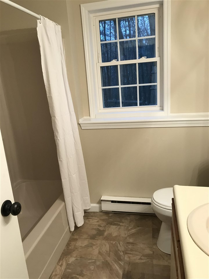 57 R Derryfield Road Derry, NH 03038 - Photo 7 of 10