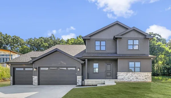 $613,500 | 48 Blarney Stone, Albany, WI 53502