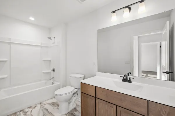 $613,500 | 48 Blarney Stone, Albany, WI 53502