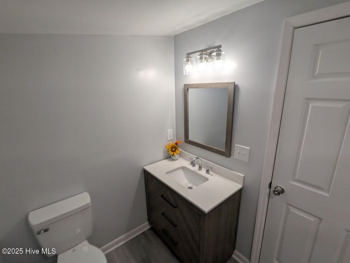 208 Sunset Road Jacksonville, NC 28546 - Photo 20 of 23 Hall Bath