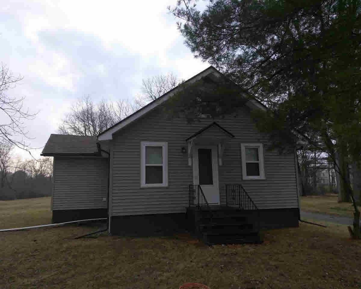 3039 North Genesee Road Flint, MI 48506 - Photo 2 of 11 21265211-1.JPG