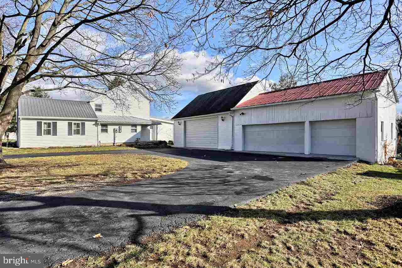 181 Ridge Hill Road Mechanicsburg, PA 17050 - Photo 2 of 25 Gallery Image 2
