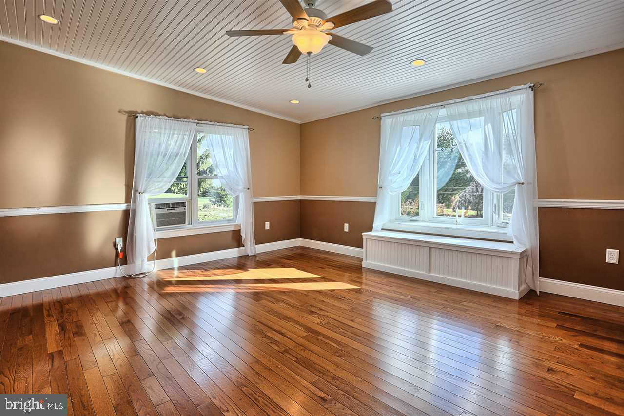181 Ridge Hill Road Mechanicsburg, PA 17050 - Photo 3 of 25 Gallery Image 3