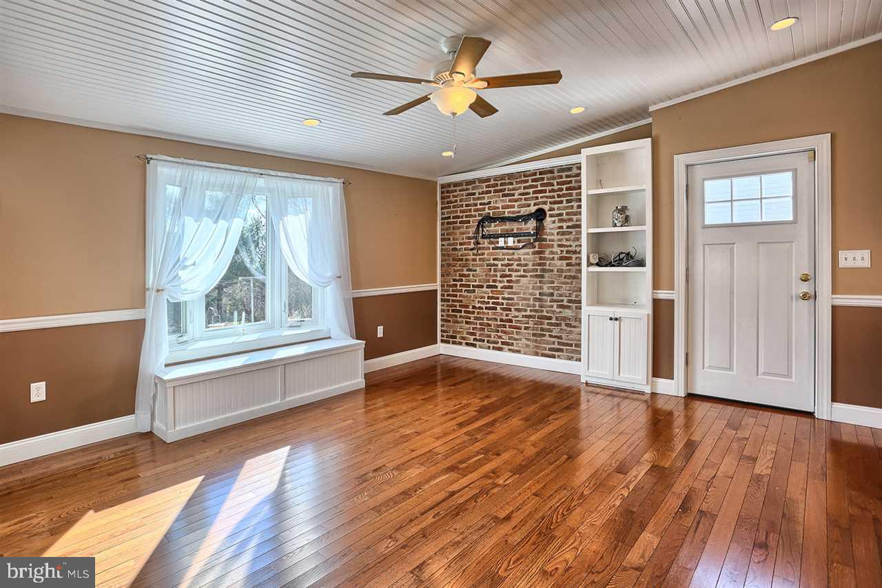 181 Ridge Hill Road Mechanicsburg, PA 17050 - Photo 5 of 25 Gallery Image 5