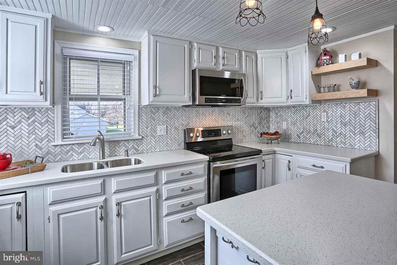 181 Ridge Hill Road Mechanicsburg, PA 17050 - Photo 8 of 25 Gallery Image 8