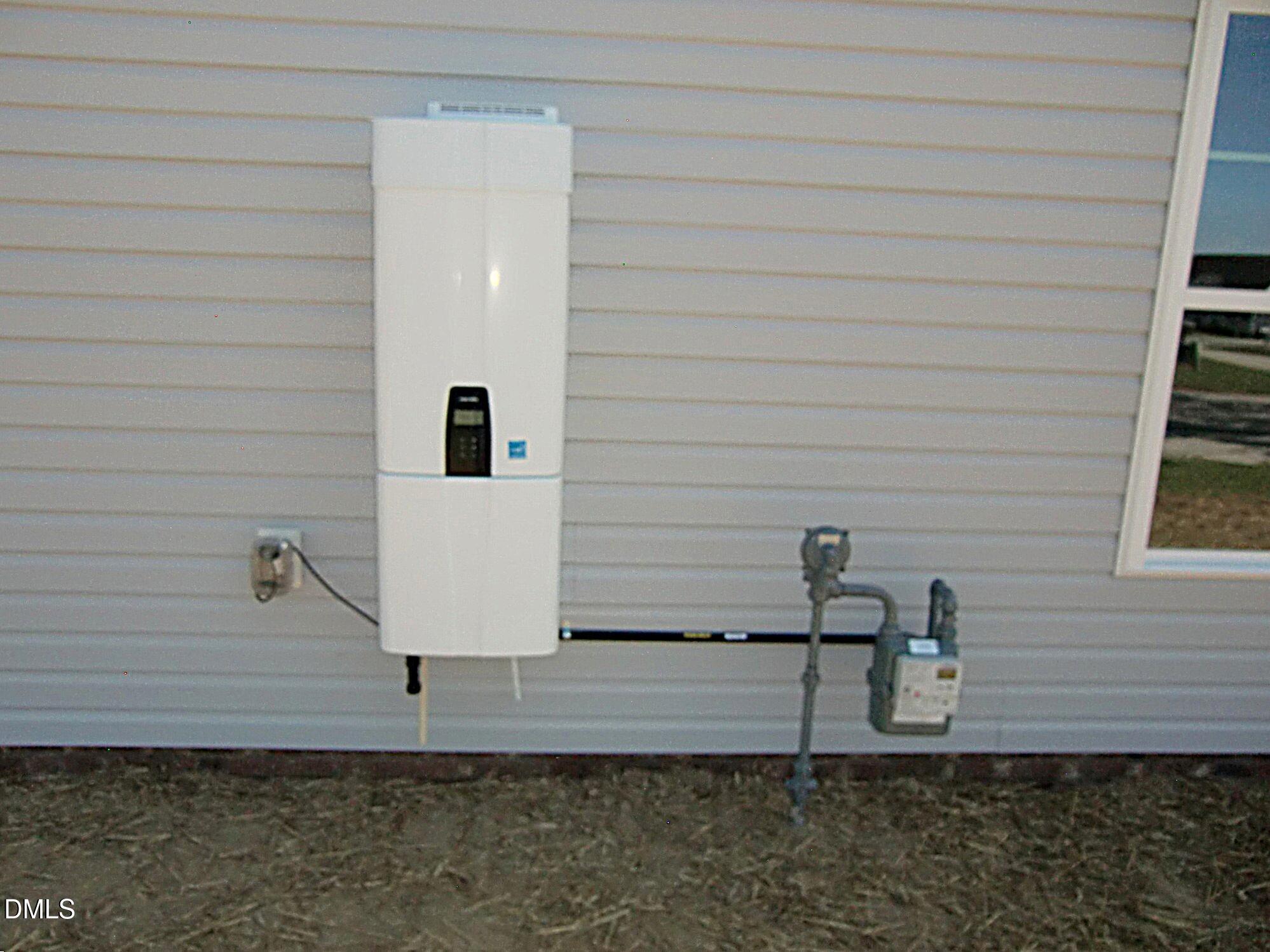 100 Covington Lane Dunn, NC 28334 - Photo 9 of 54 a view of a terrace