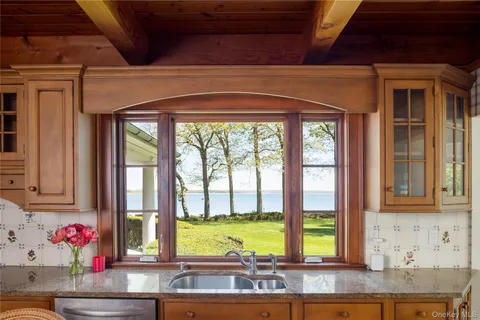 $10,250,000 | 5055 New Suffolk Road, New Suffolk, NY 11956