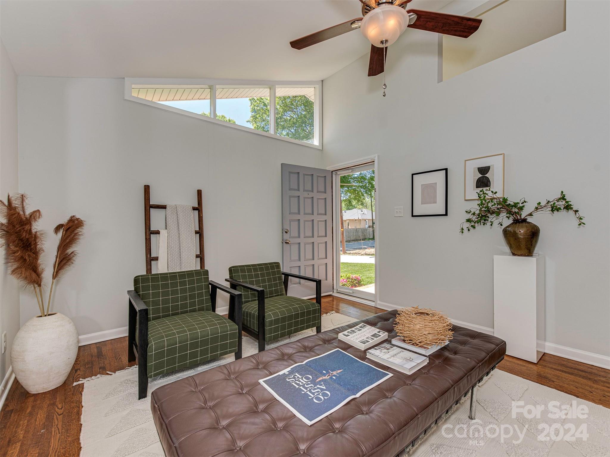 5541 Toano Road Charlotte, NC 28215 - Photo 3 of 35 a living room with furniture and a window