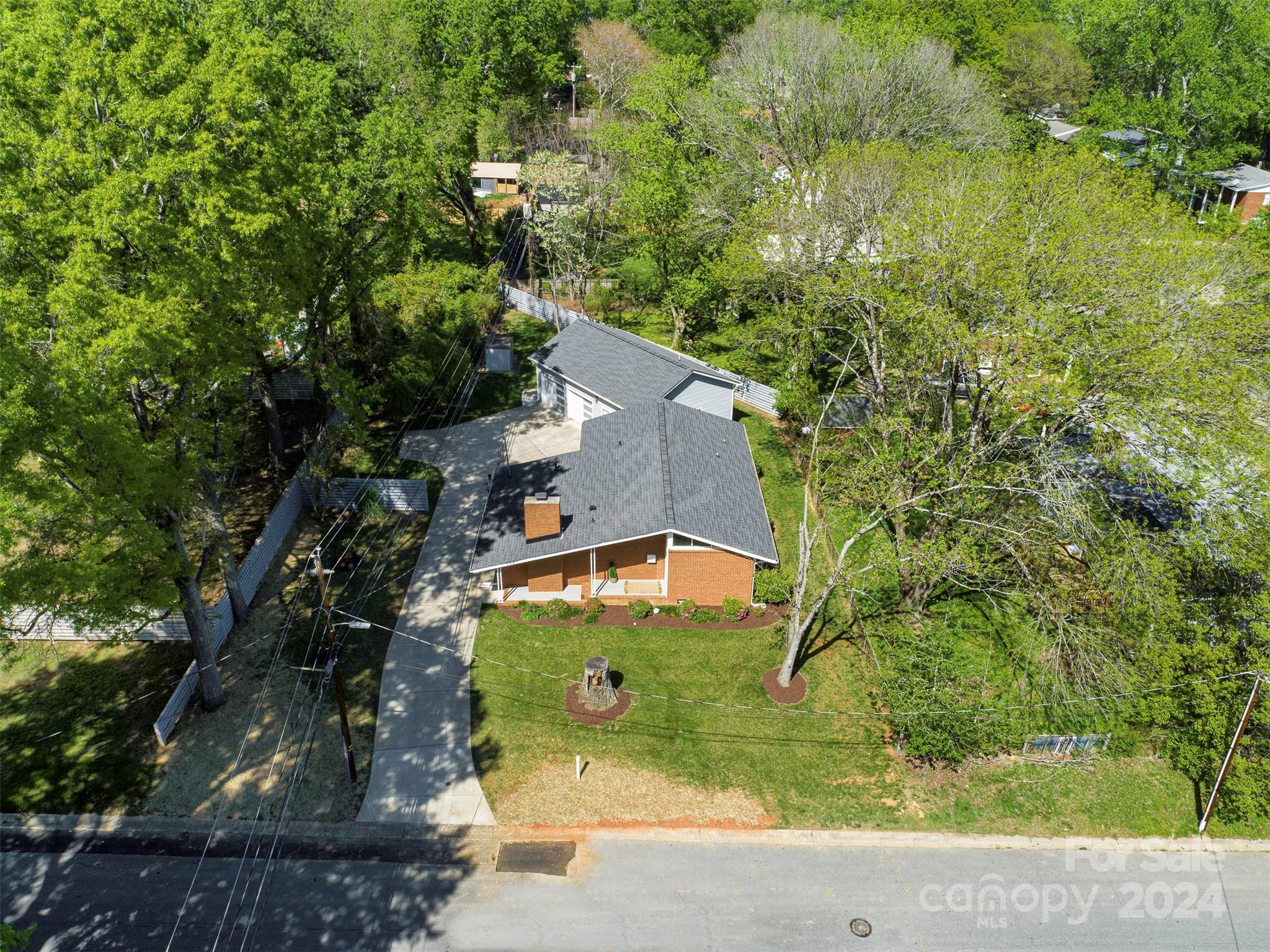 5541 Toano Road Charlotte, NC 28215 - Photo 35 of 35 a view of a house with a yard