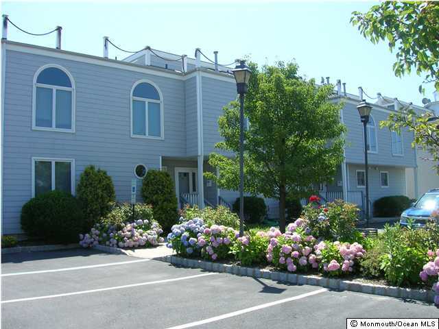 100 Riverside Place, Unit 6 Point Pleasant Beach, NJ 08742 - Photo 1 of 3 Primary Photo