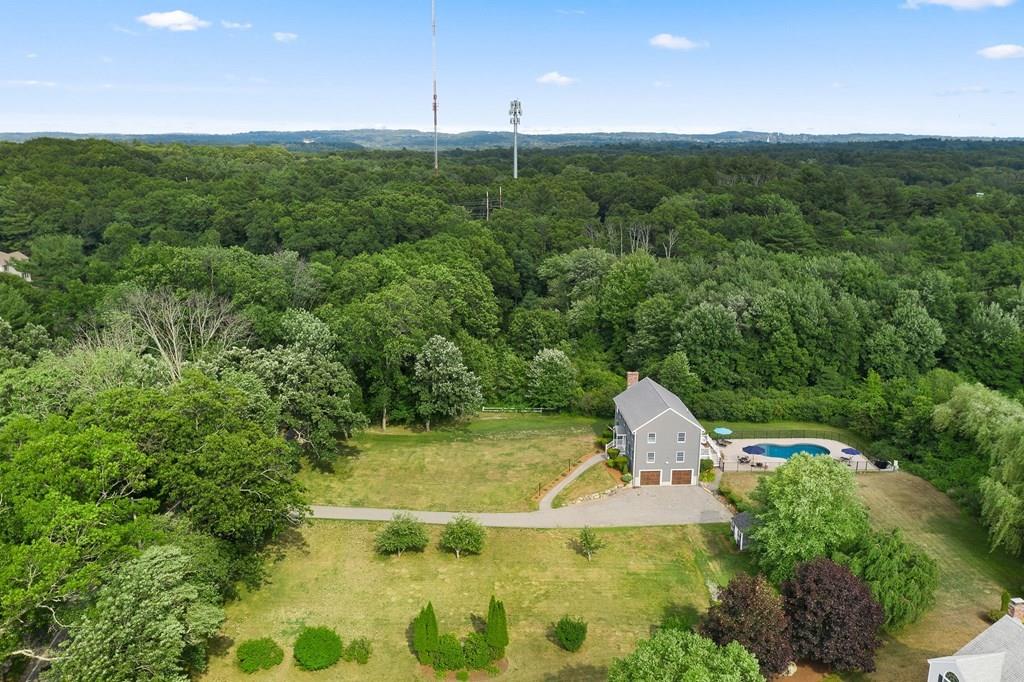 134 Chandler Road Andover, MA 01810 - Photo 4 of 42 Gallery Image 4