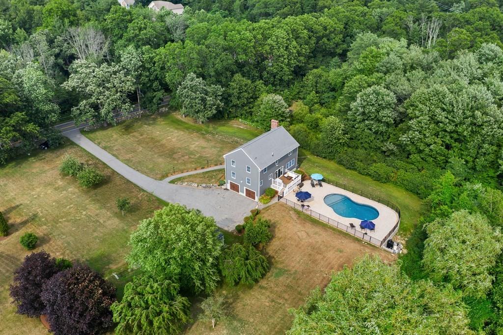134 Chandler Road Andover, MA 01810 - Photo 5 of 42 Gallery Image 5