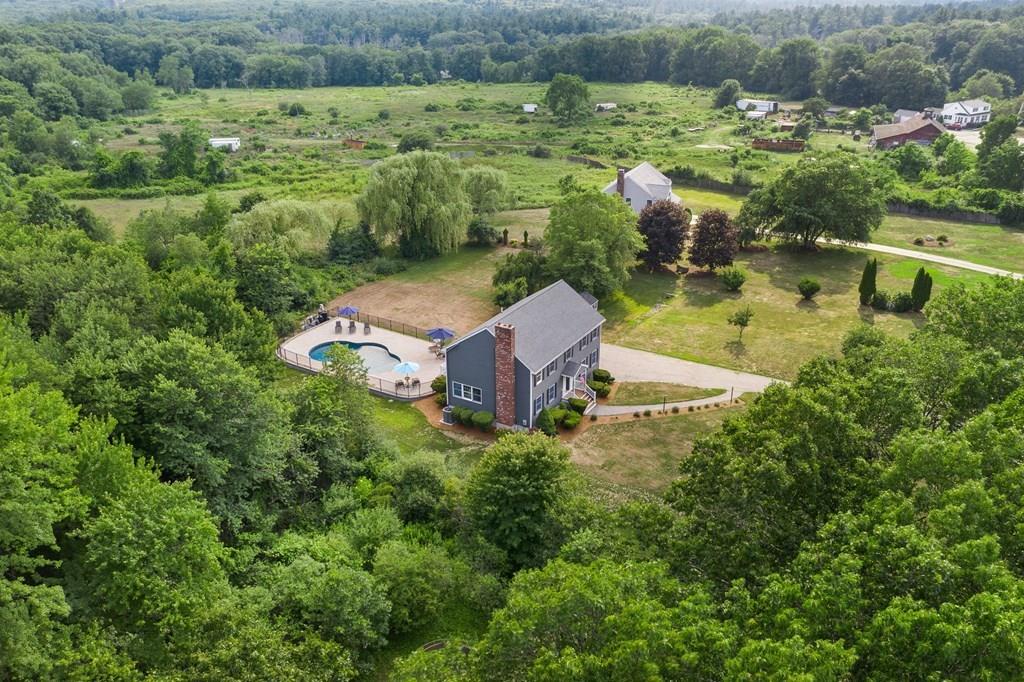 134 Chandler Road Andover, MA 01810 - Photo 10 of 42 Gallery Image 10