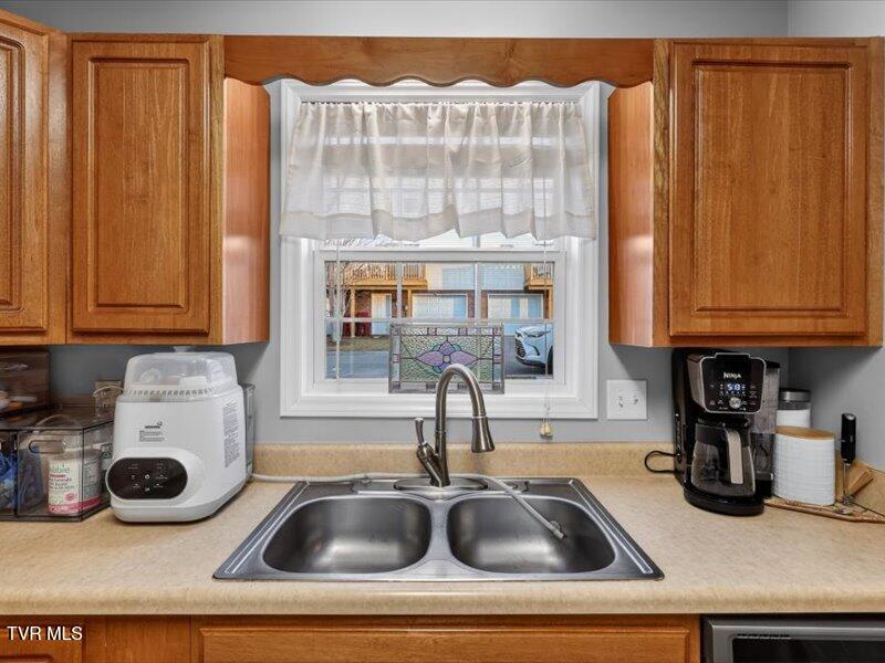 2201 Cherokee Road, Unit 5 Johnson City, TN 37604 - Photo 11 of 28 11-2201-Cherokee-Rd-unit-5-Johnson-City-