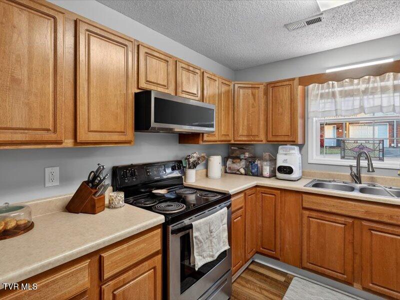 2201 Cherokee Road, Unit 5 Johnson City, TN 37604 - Photo 9 of 28 09-2201-Cherokee-Rd-unit-5-Johnson-City-