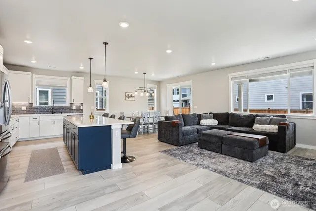 $875,000 | 17503 Southeast 254th Street, Covington, WA 98042