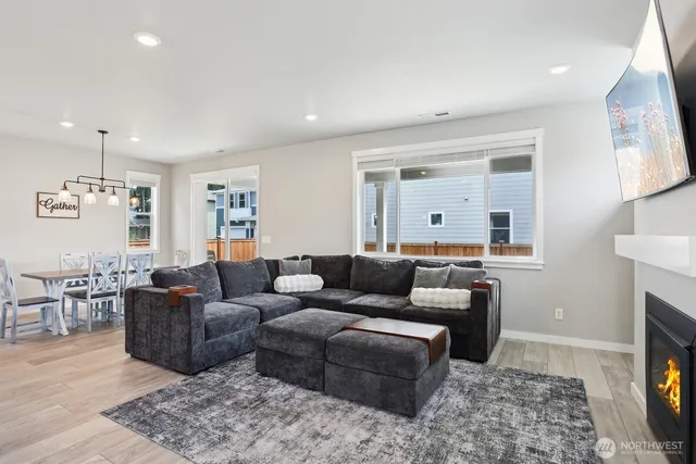 $875,000 | 17503 Southeast 254th Street, Covington, WA 98042