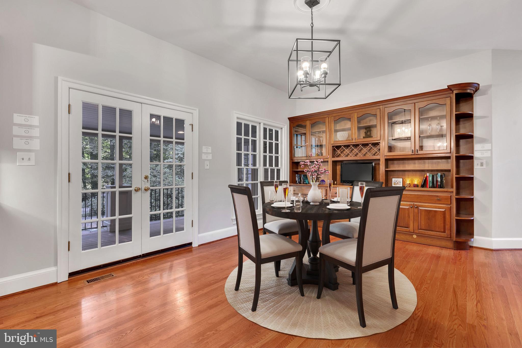 190 Falcon Ridge Road Great Falls, VA 22066 - Photo 17 of 74 Eat In Kitchen Area //Virtually Staged
