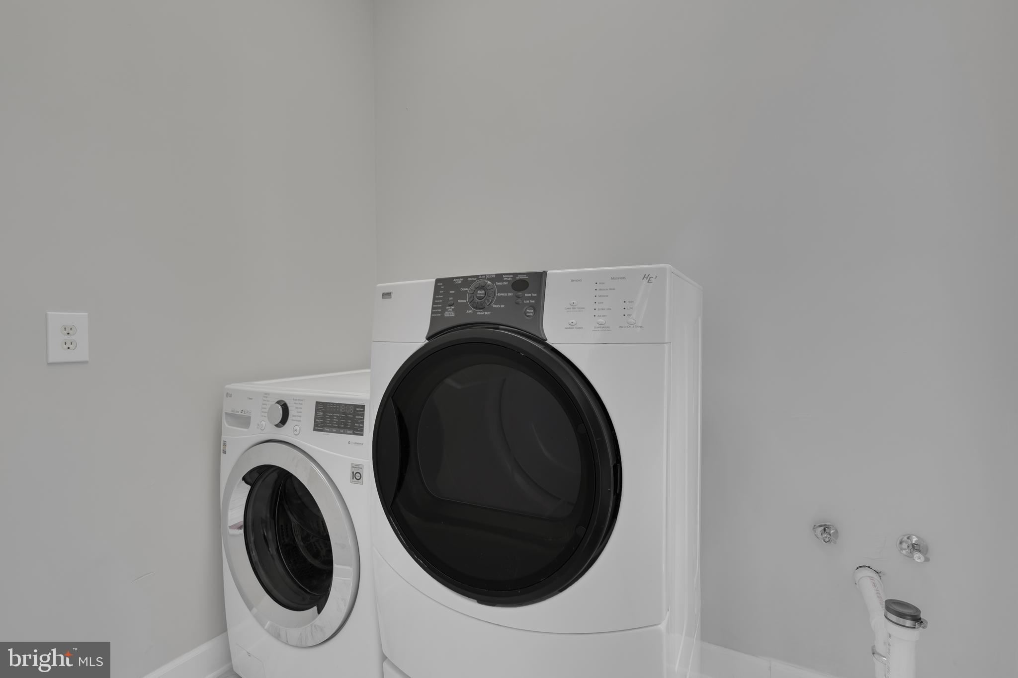 190 Falcon Ridge Road Great Falls, VA 22066 - Photo 21 of 74 1st Floor Laundry Room