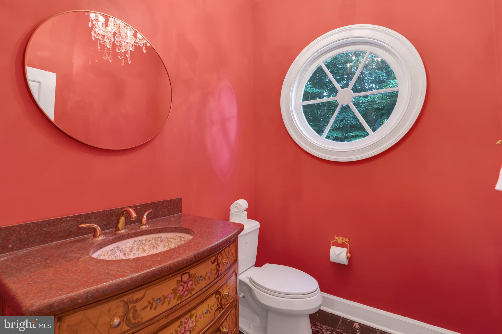 190 Falcon Ridge Road Great Falls, VA 22066 - Photo 22 of 74 1st Floor Powder Room