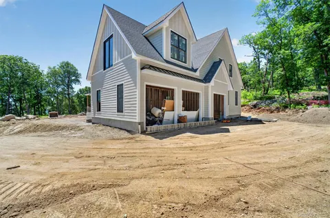 $2,400,000 | 1349 Hanover Street, Yorktown Heights, NY 10598