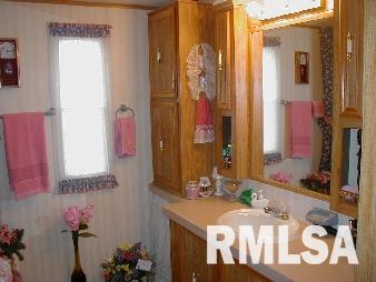 1452 Worman's Road Quincy, IL 62301 - Photo 6 of 6 Gallery Image 6