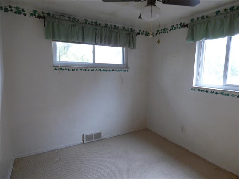 756 Lindsay Road Carnegie, PA 15106 - Photo 16 of 23 Gallery Image 16