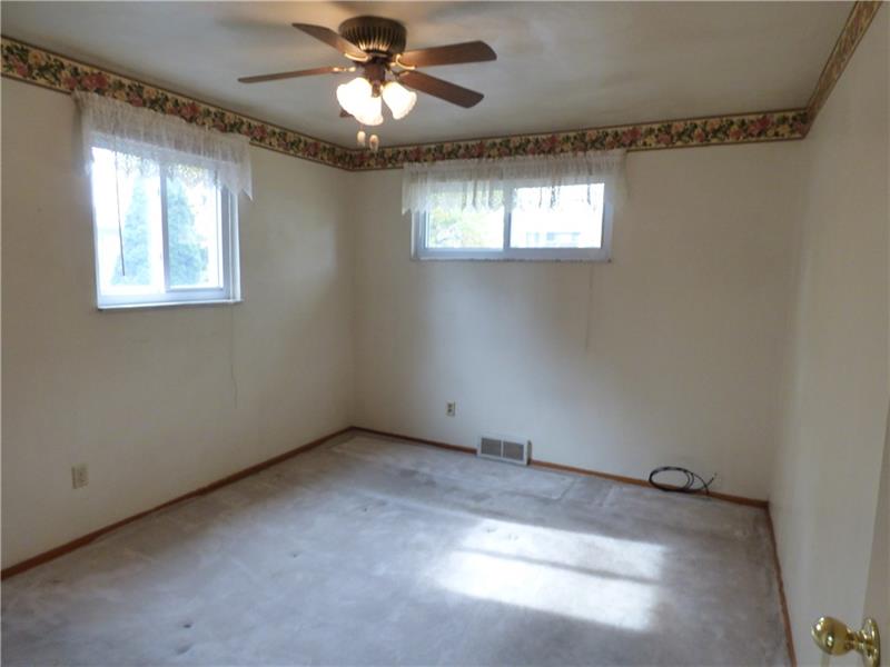 756 Lindsay Road Carnegie, PA 15106 - Photo 17 of 23 Gallery Image 17