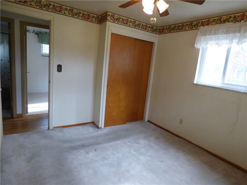 756 Lindsay Road Carnegie, PA 15106 - Photo 18 of 23 Gallery Image 18